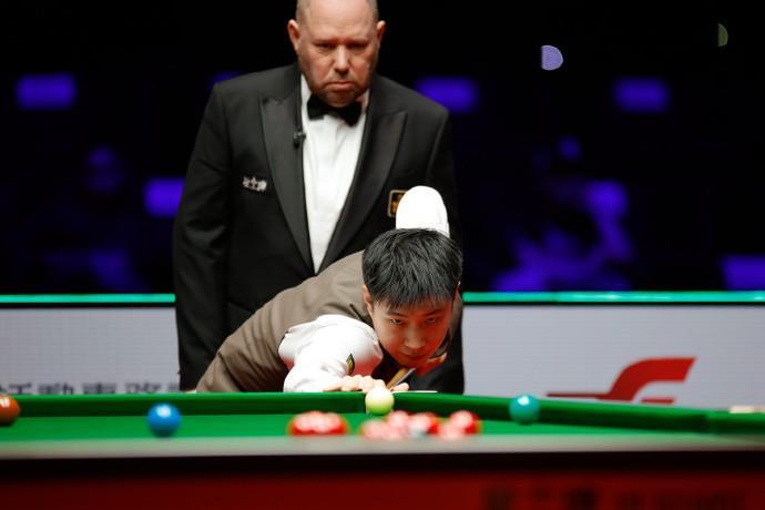 博鱼体育官网-历史首次！赵心童、周跃龙惊险晋级，国手包揽斯诺克世界大奖赛4强
